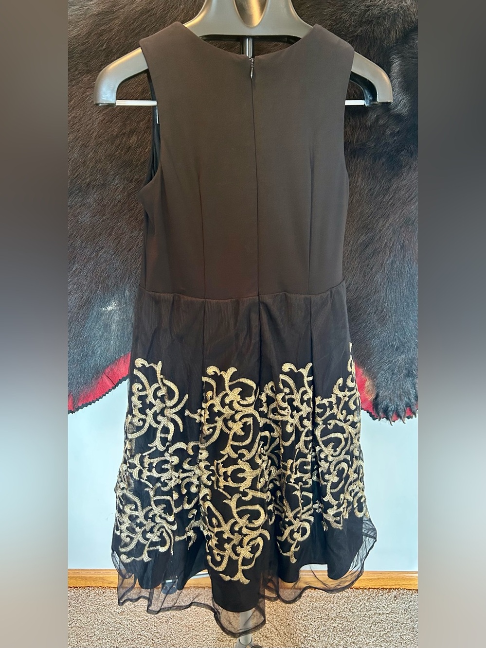 madison leigh Fit and Flare Black Coctail Dress with Gold Embroidered Skirt Sz 8